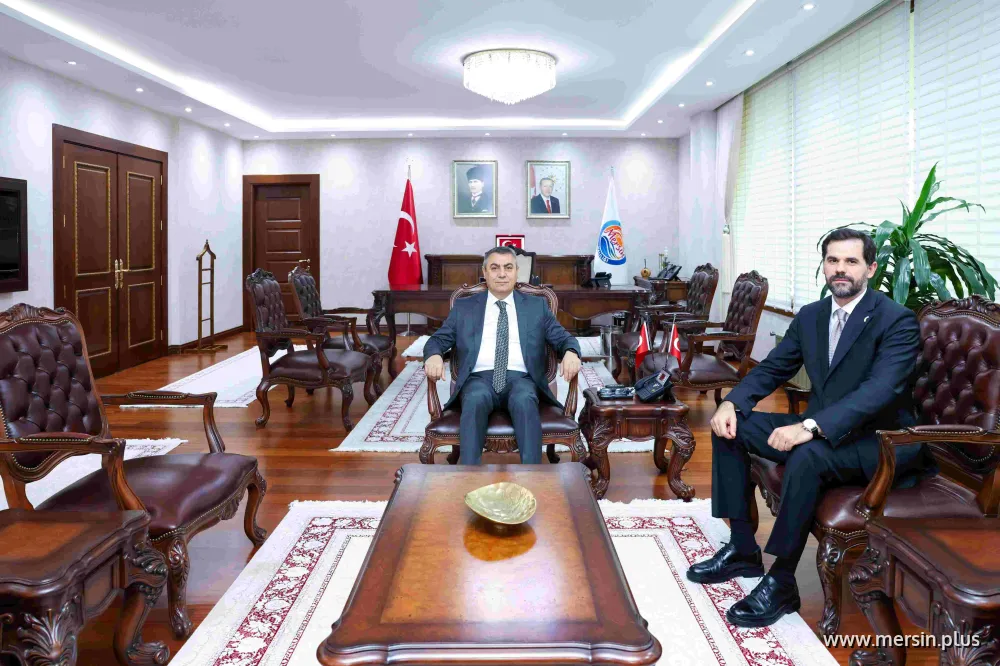 Mersin Valisi Atilla Toros, Ukrayna'nın Antalya Başkonsolosu Konopliastyi ile Mersin'de Bir Araya Geldi