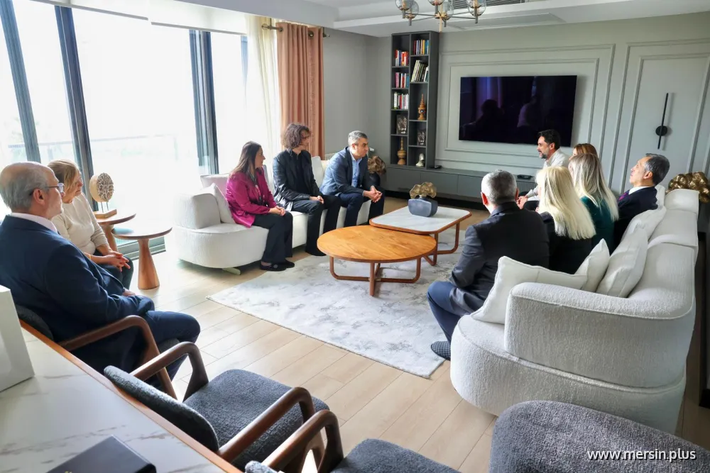 Mersin Valisi ve Eşi, Gazi Ailesiyle Bayram Sevincini Paylaştı