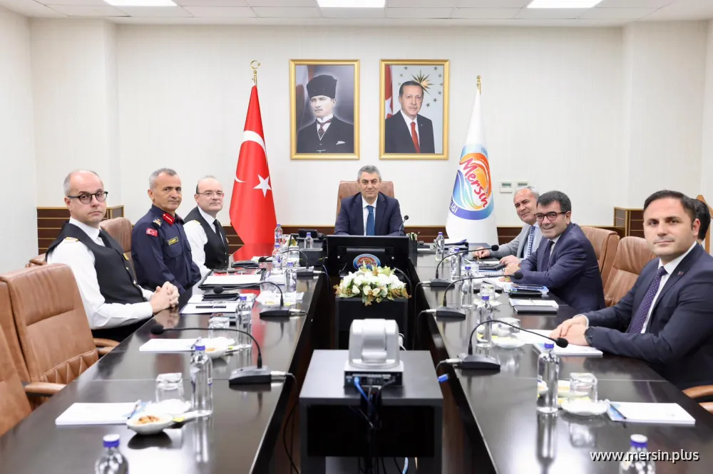 Mersin’de Güvenlik ve Asayiş Zirvesi: Vali Atilla Toros’tan Önemli Açıklamalar