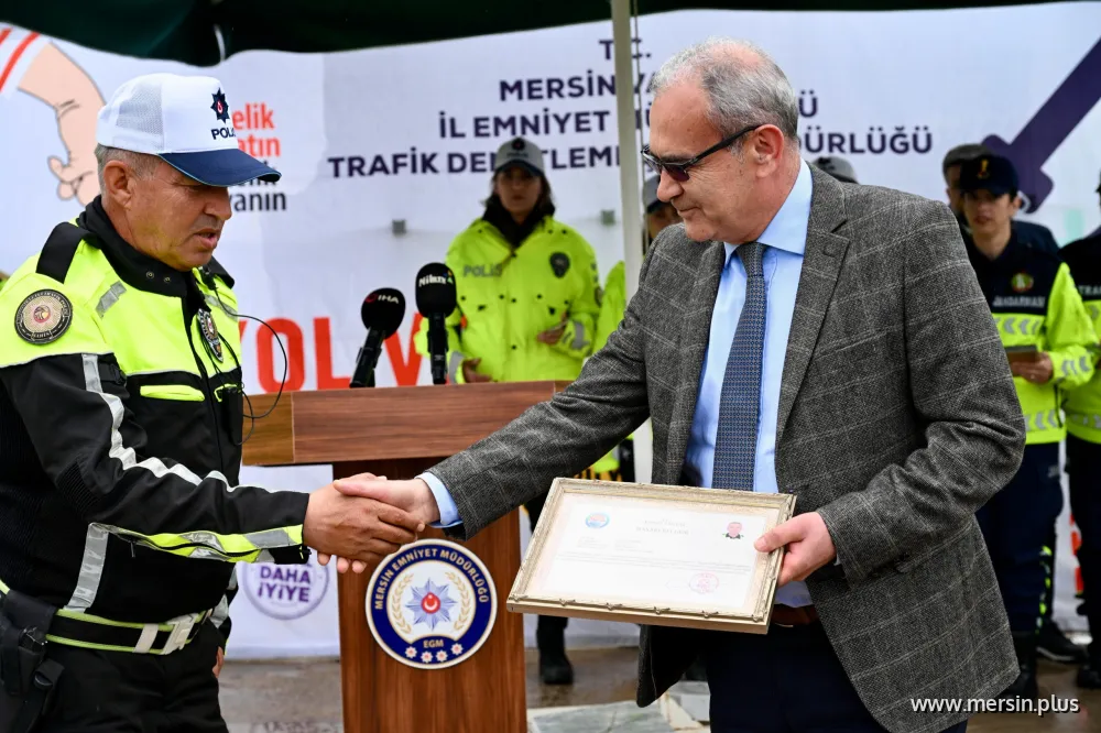 Karayolu Trafik Haftası Etkinliği’nde Çocuklara Hediye, Personellere Başarı Belgesi
