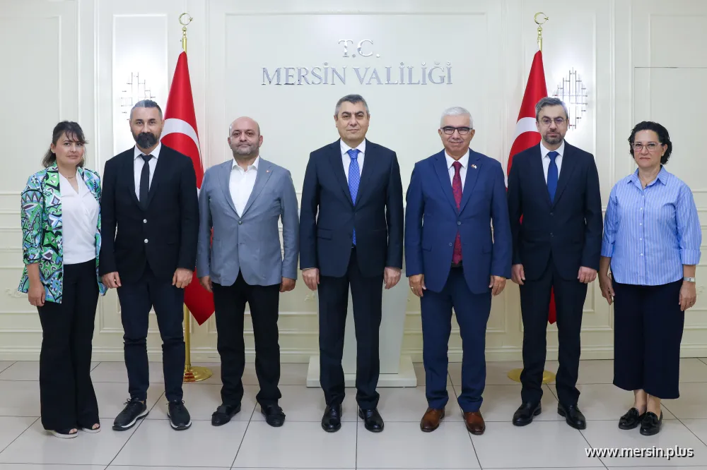 Atilla Toros, Türk Kızılay Heyetini Mersin'de Ağırladı