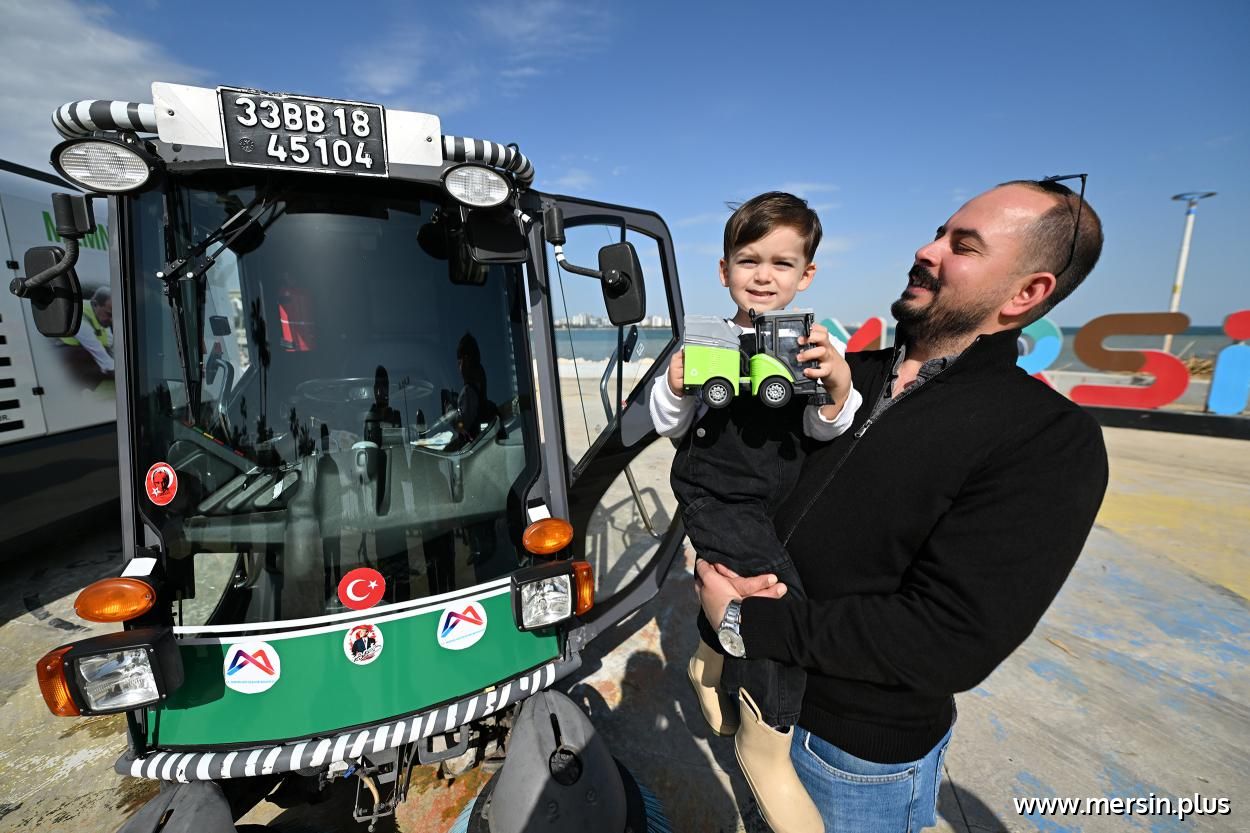 Yeşil Süpürge Hayali Gerçek Oldu: Mersin Büyükşehir Minik Ayaz’ı Sevindirdi