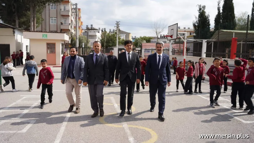 İl Millî Eğitim Müdürü Özdemirci, Osmangazi İlkokulu’nda Öğrencilerle Sohbet Etti