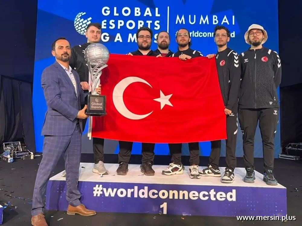 Mersinli E-Sporcular Dünya Sahnesinde Tarih Yazdı
