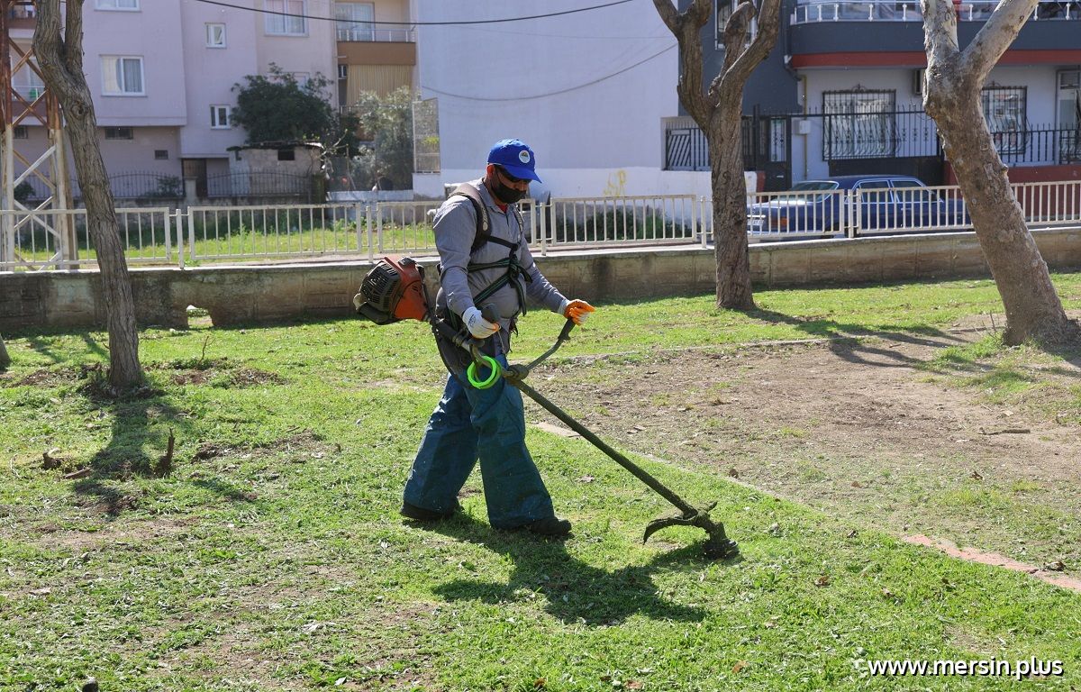 Toroslar’da Park Ve Yeşil Alanlar Baştan Sona Bakıma Alındı