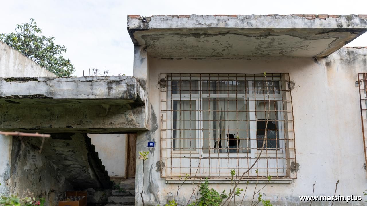 Yenişehir Belediyesi’nden Güvenlik Hamlesi: Metruk Bina Yıkıldı