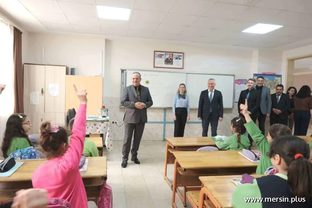 Fatih Burğut Zeki Sabah İlkokulu’nda Öğrenciler ve Öğretmenlerle Buluştu