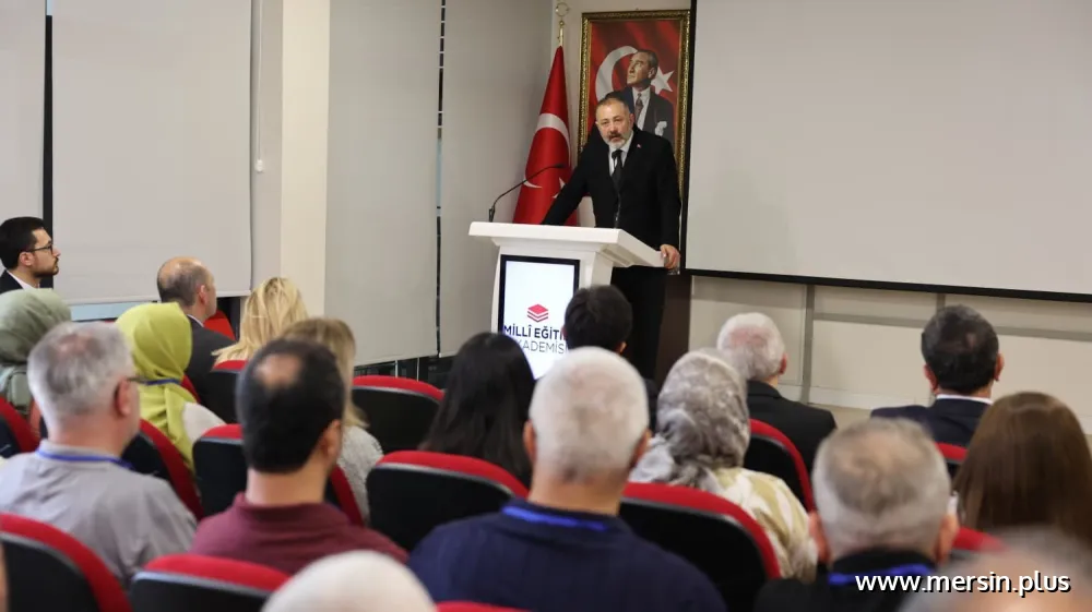 Millî Eğitim’de Dijital Dönüşüm Hız Kazandı: E-MEBBİS Semineri Yoğun İlgi Gördü