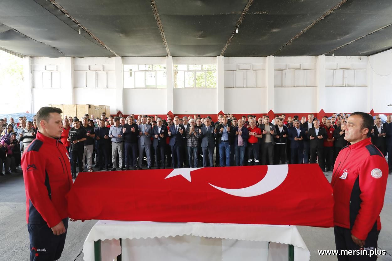 Şehit İtfaiyeci Nazmi Çelikkaya Dualarla Anıldı: Mersin’de Duygu Dolu Anma