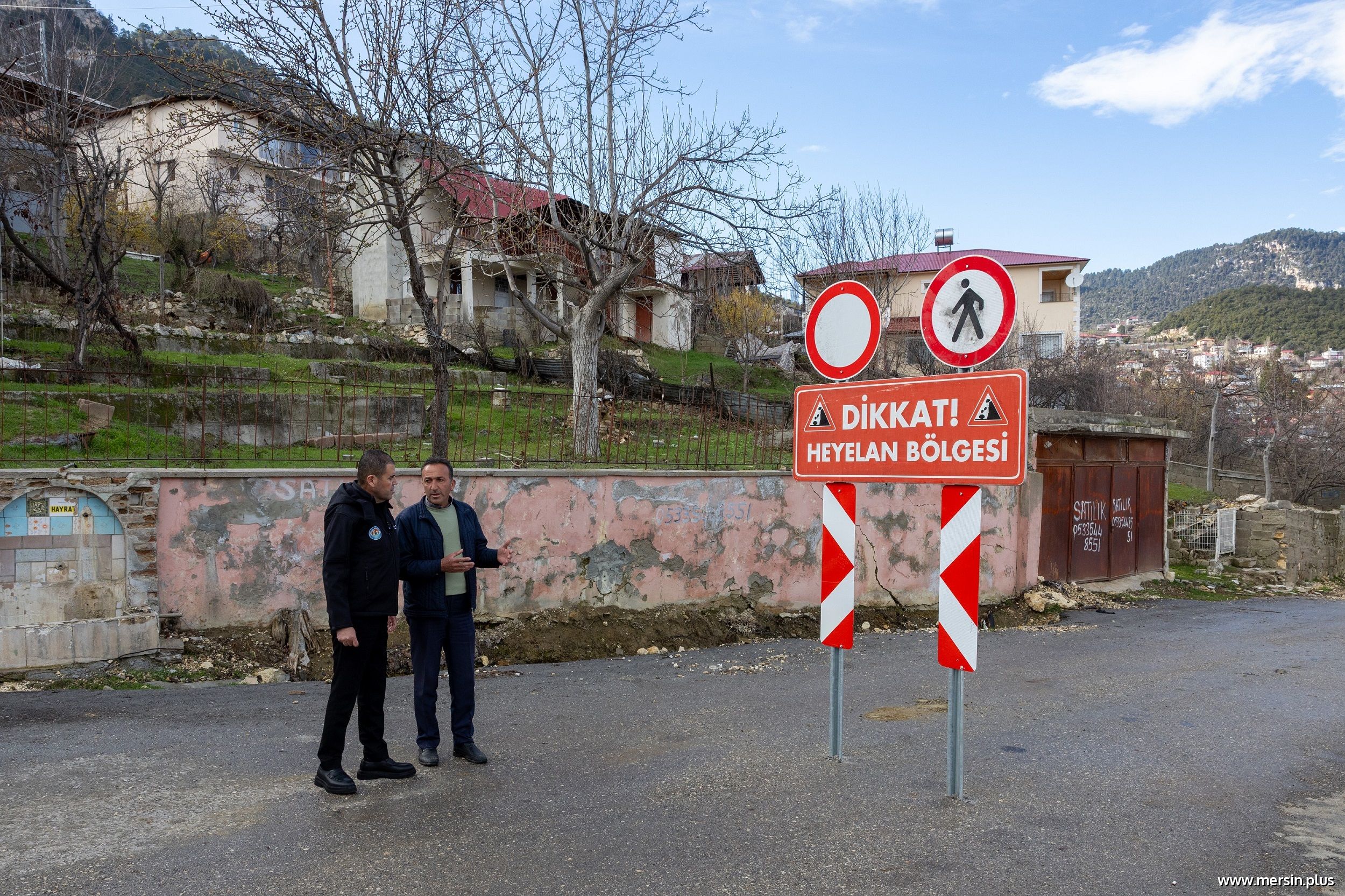 Son Dakika Mezitli’de Heyelan: Başkan Tuncer Çalışmaları Yerinde Takip Ediyor