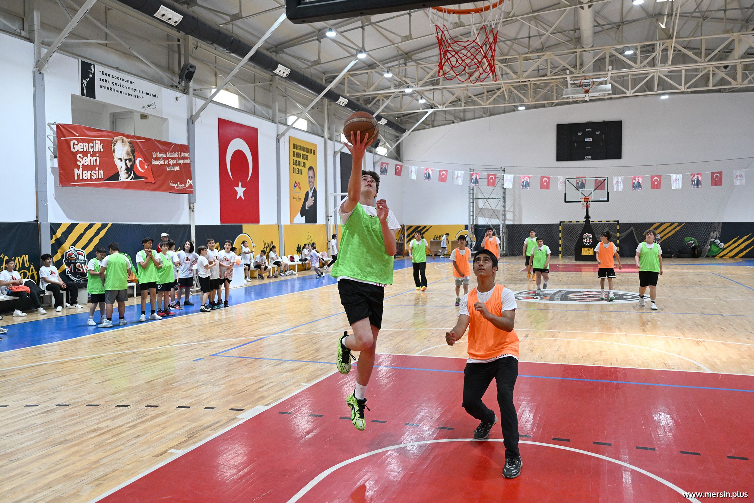 Mersin Büyükşehir’in Spor Turnuvaları Gençlerin Bayramına Damga Vurdu