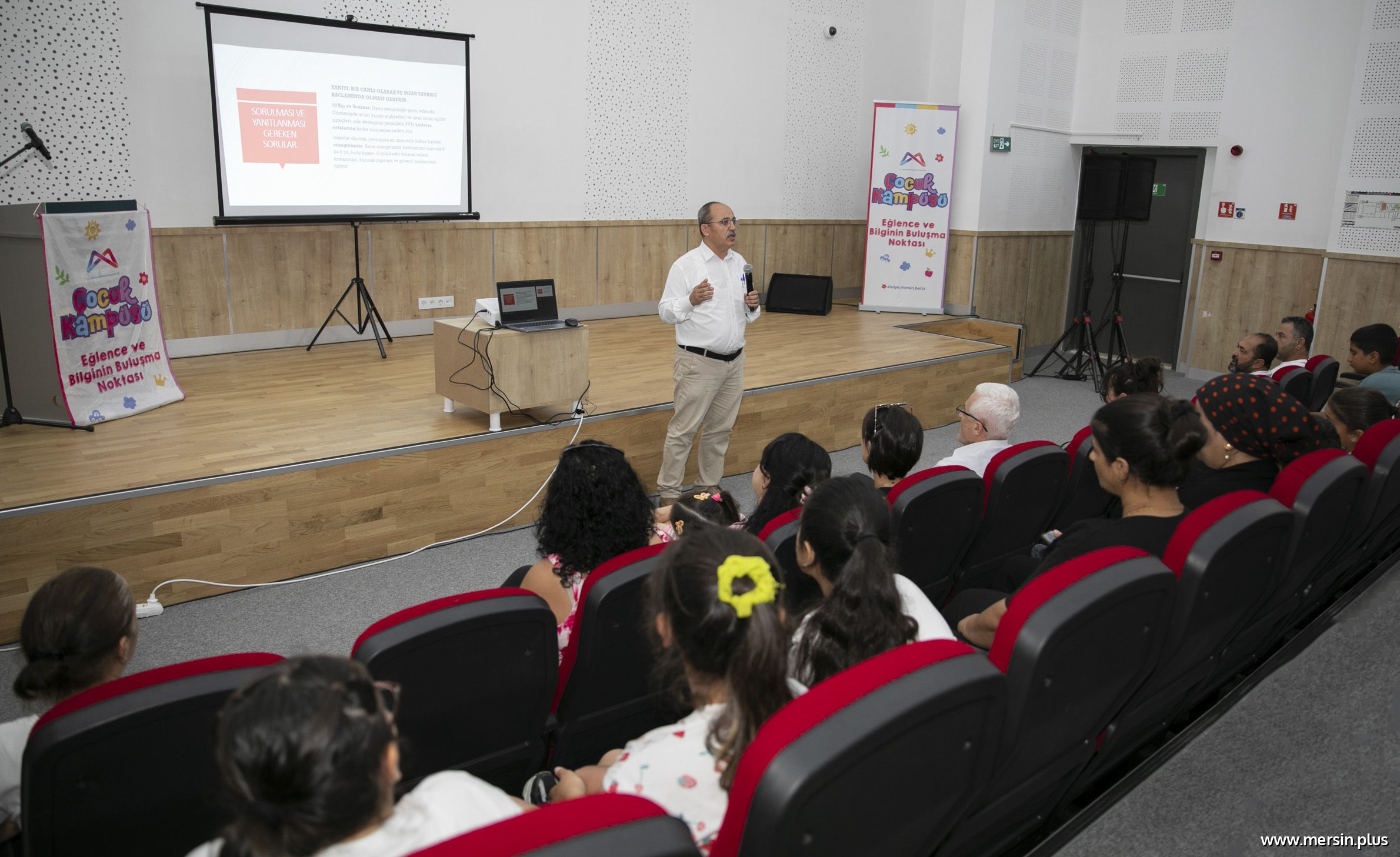 Mersin’de Çocuk Hakları ve Çocuk İşçiliği Masaya Yatırıldı