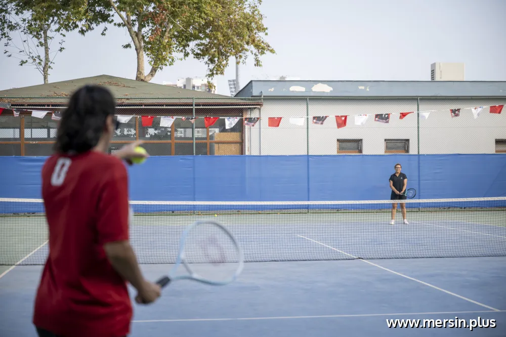 30 Ağustos Zafer Bayramı Tenis Turnuvası Mersin'de Başladı