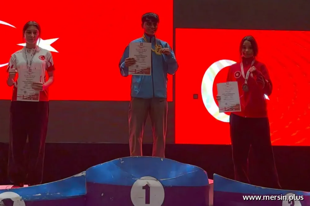 Mersinli milli sporcu Beren Akış Gürcistan’da Göğsümüzü Kabarttı: Wushu’da Bronz Madalya Geldi!