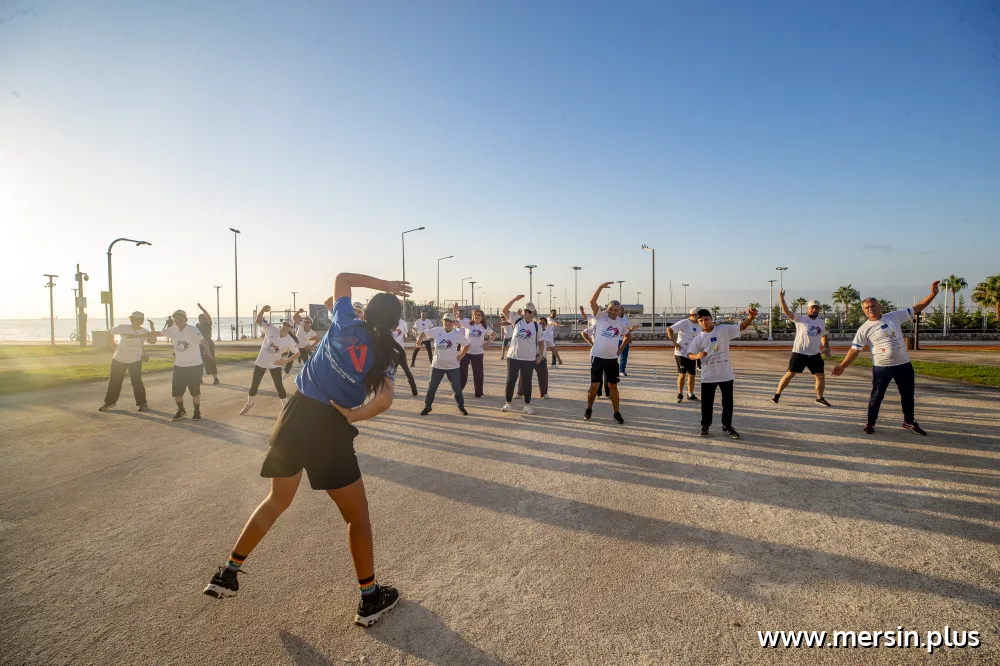 Mersin Büyükşehir’in Sabah Sporu Etkinliğinde Muhtarlar Buluştu