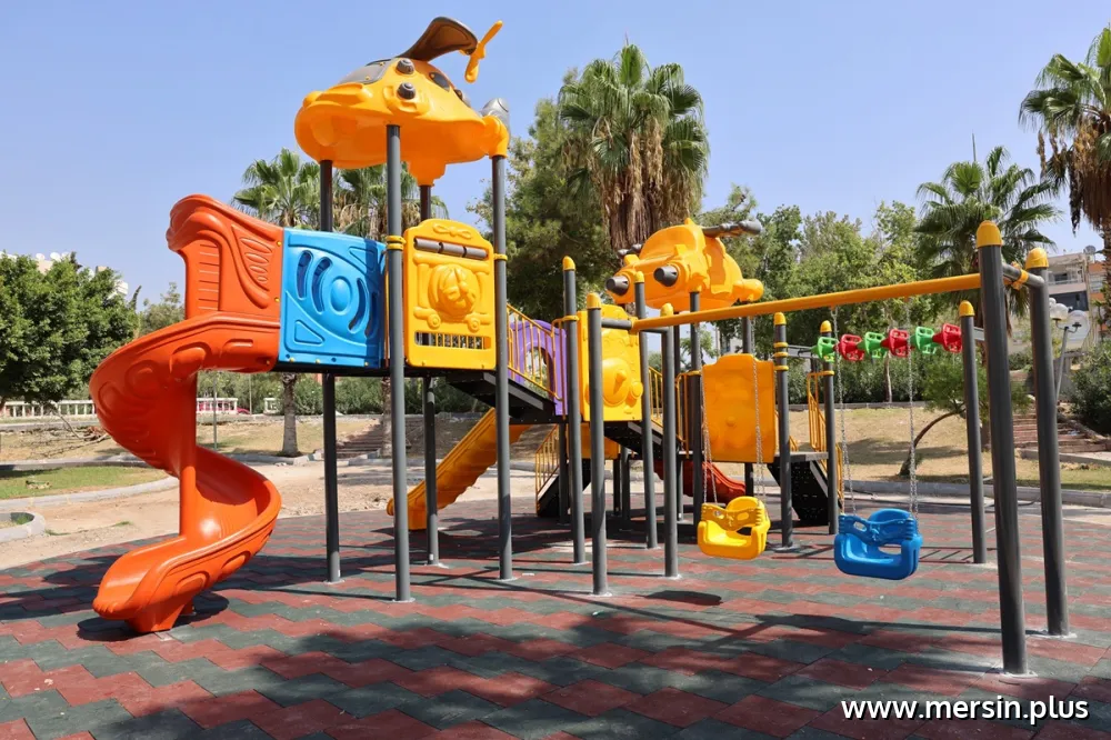 Toroslar’da Çocuklar İçin Güvenli Oyun Alanları Artıyor