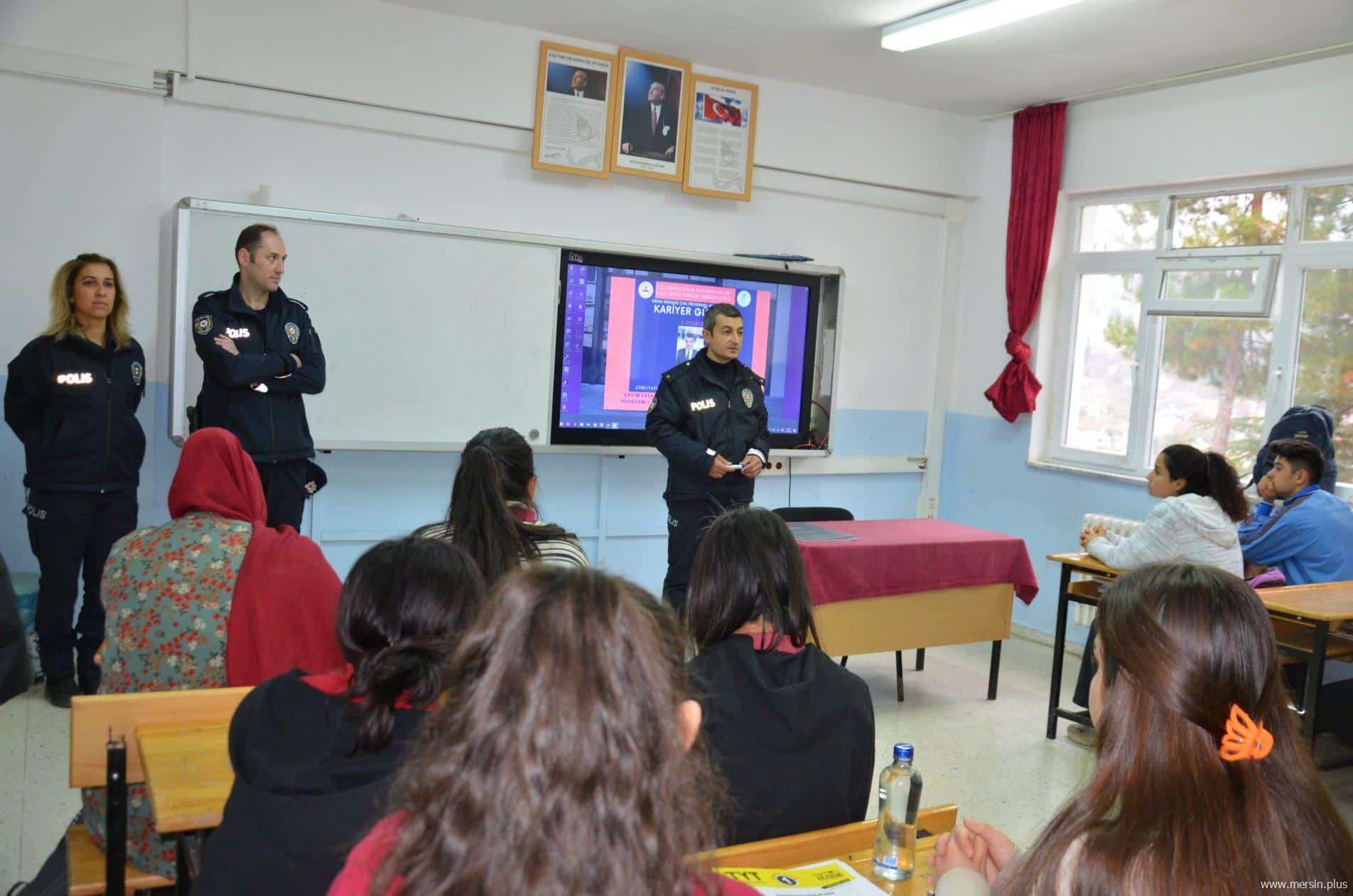 Çamlıyayla Kasım Ekenler Çok Programlı Anadolu Lisesi Öğrencilerine Polislik Mesleği Anlatıldı