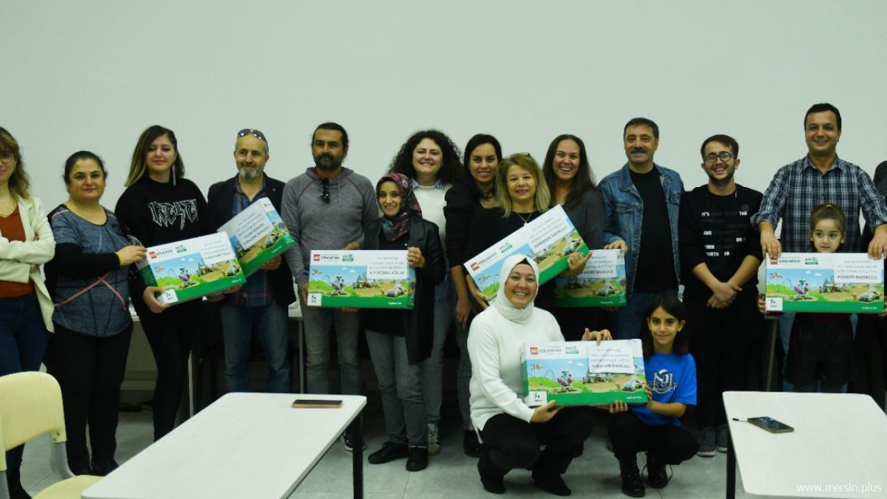 FIRST LEGO League Explore Mersin Yenişehir Festivali’ne katılacak öğrencilere lego setleri dağıtıldı