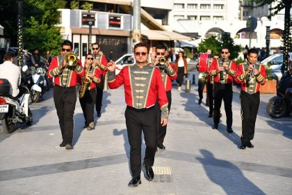 Mersin Buyuksehir Belediyesi Bandosu Konserlerine Yeniden Basladi