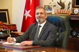 Tarsus Belediye Baskani Dr Haluk Bozdogan Tarsusun Dusman Isgalinden Kurtulusunun 101 Yil Donumu Dolayisiyla Kutlama Mesaji Yayinladi