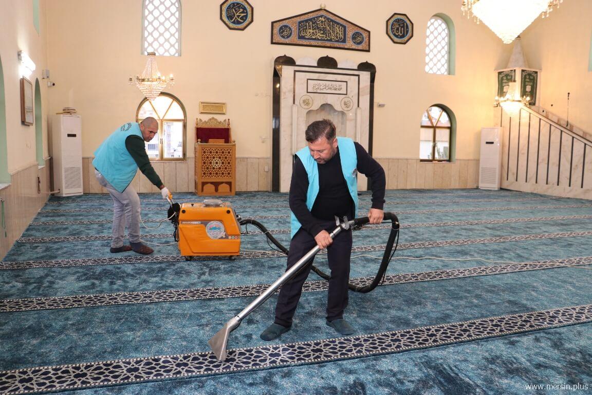 Toroslar ilçesinde Camiler, Kuran Kursları, Cemevi ve Öğrenci Yurtları Titizlikle temizleniyor