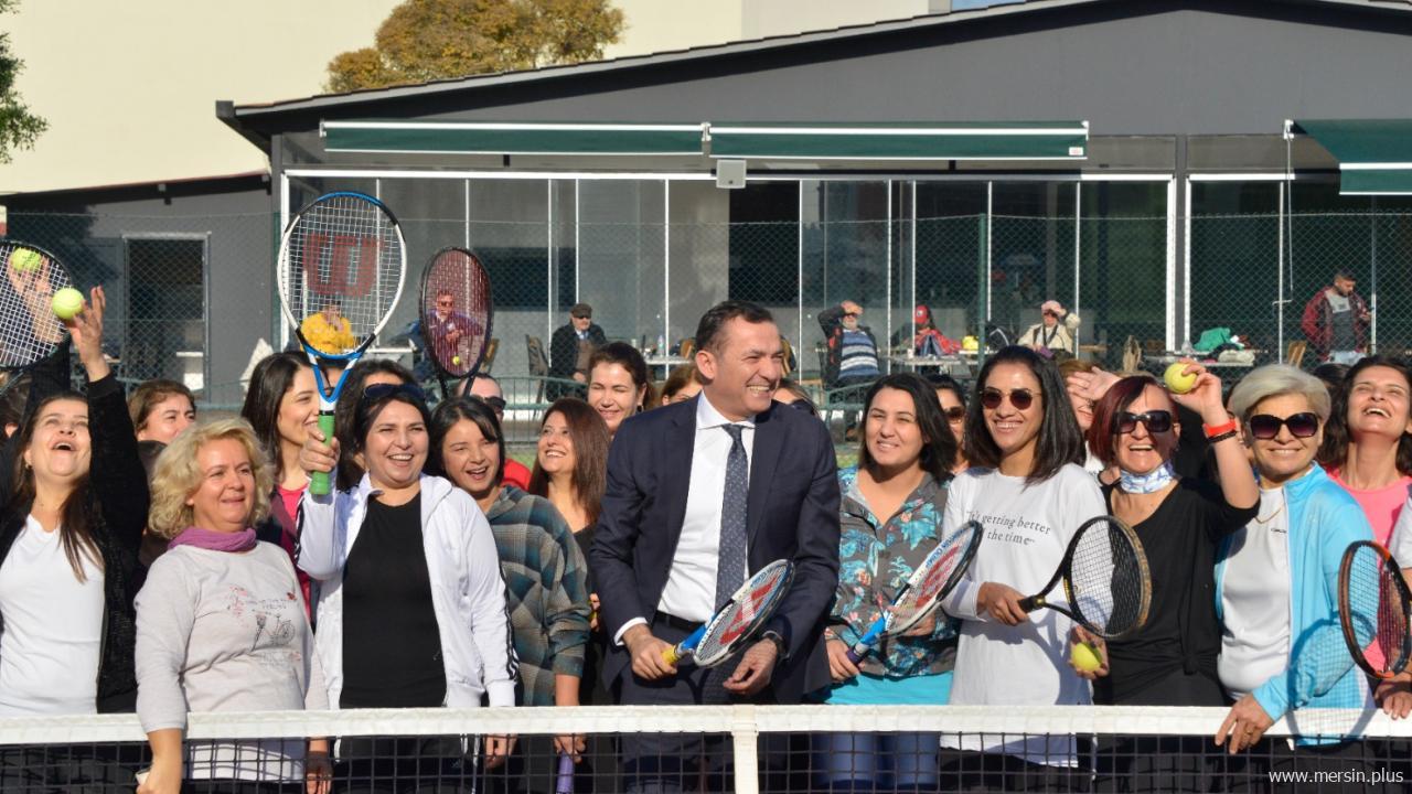 Yenişehir Belediyesi Kadınlara Özel Ücretsiz Tenis Kursu Vereceğini Açıkladı