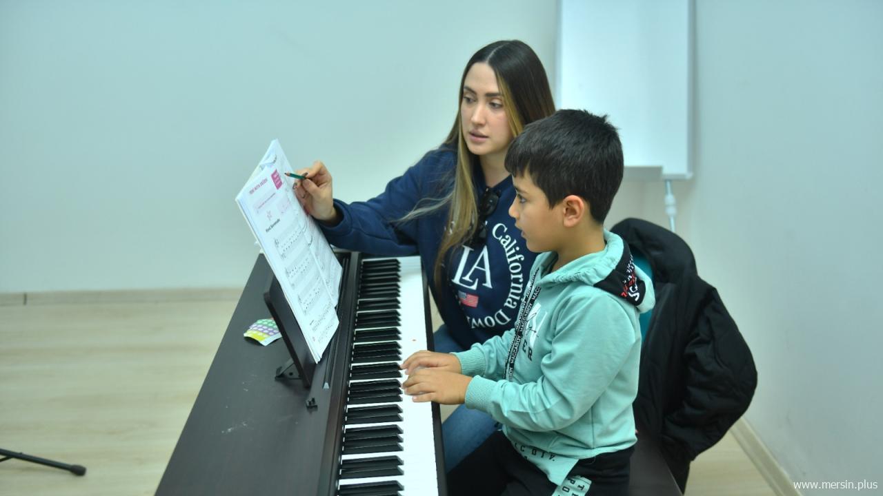 Yenişehir Kişisel Gelişim Merkezi(KİGEM) 16 farklı branşta geleceğin sanatçılarını yetiştiriyor