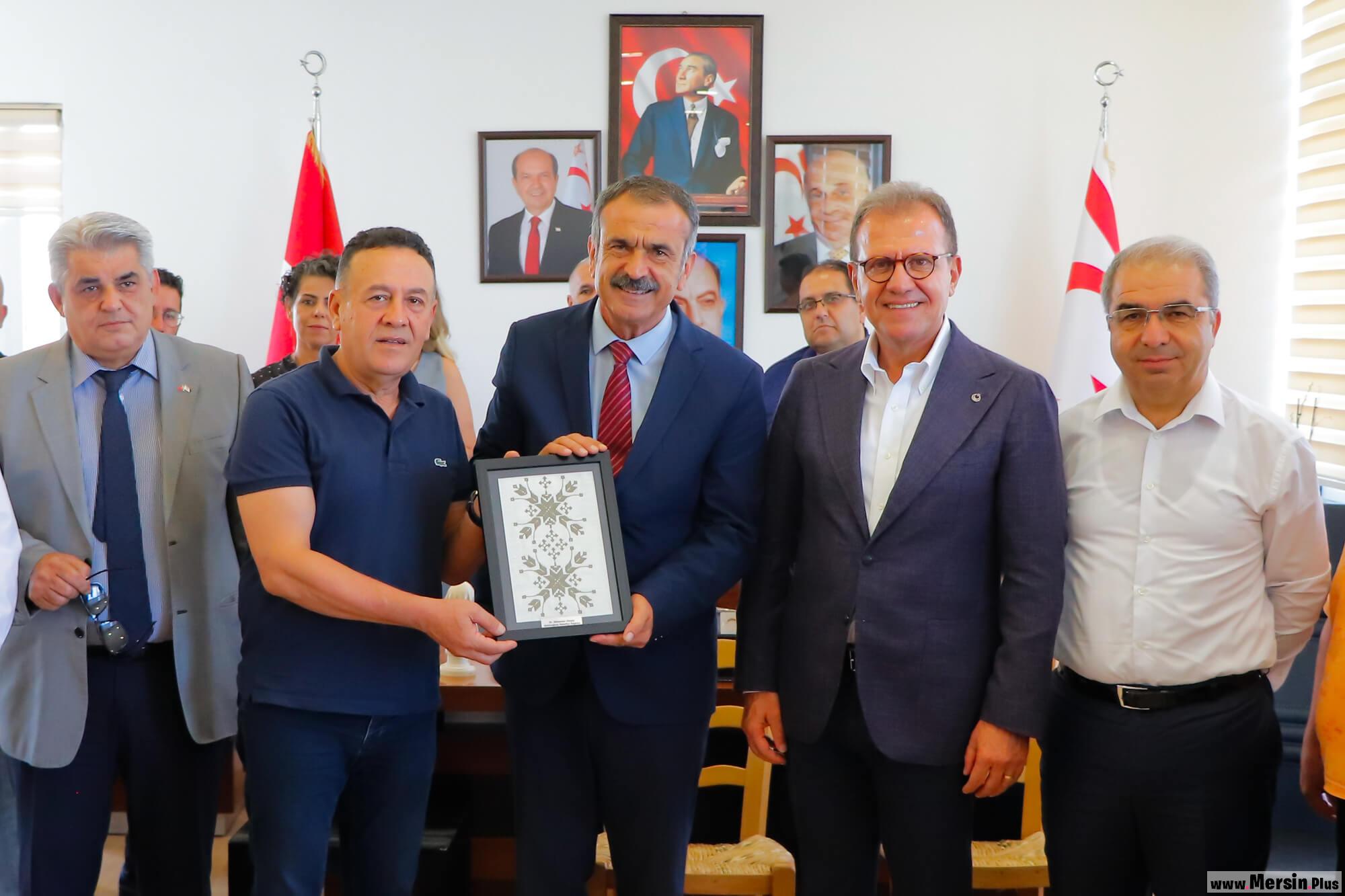 Vahap Seçer ve Büyükşehir Belediye Meclis Üyeleri Kardeş Şehir Gazimağusa’yı Ziyaret Etti