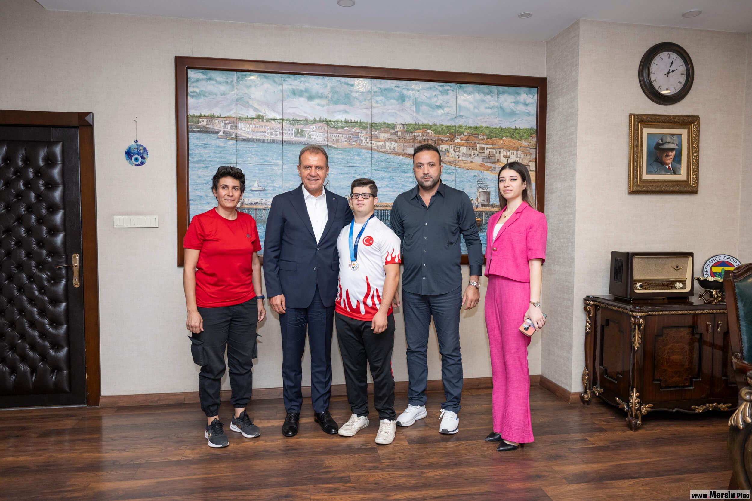 Başkan Vahap Seçer, Avrupa Şampiyonu Musa Alan İle Bir Araya Geldi