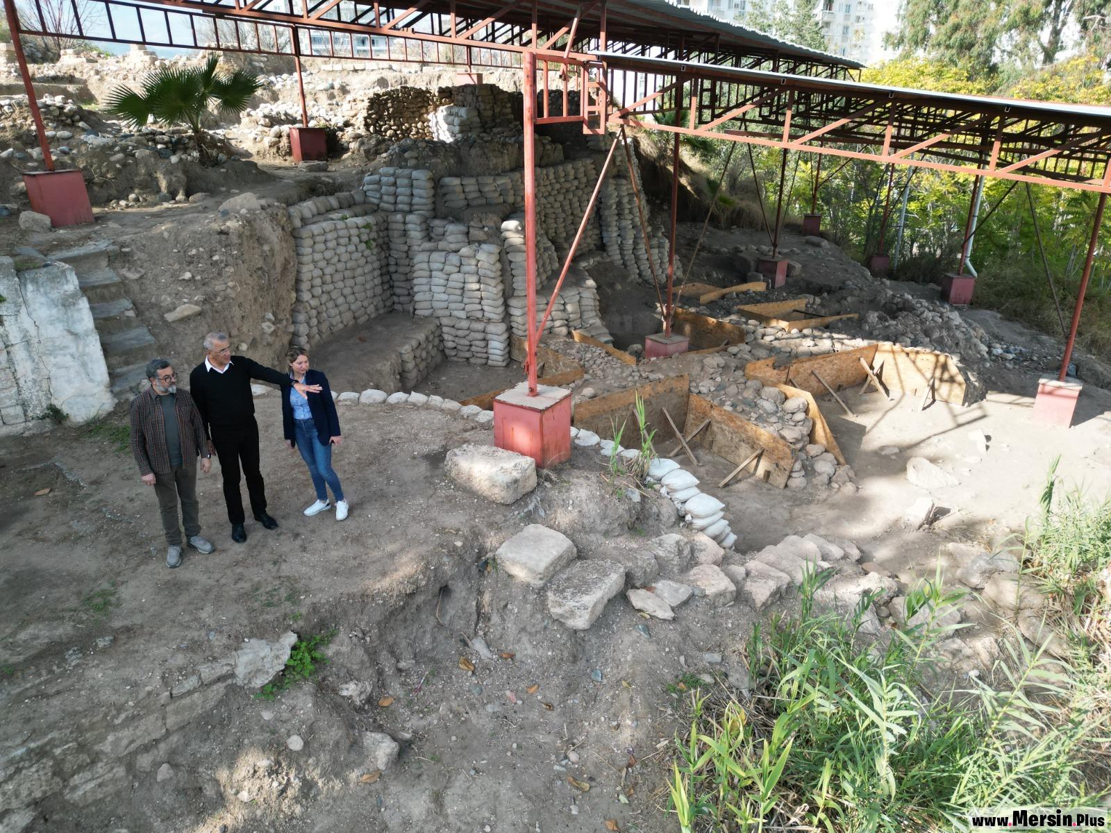 Başkan Neşet Tarhan, Kazı Çalışmalarını Yerinde İnceledi