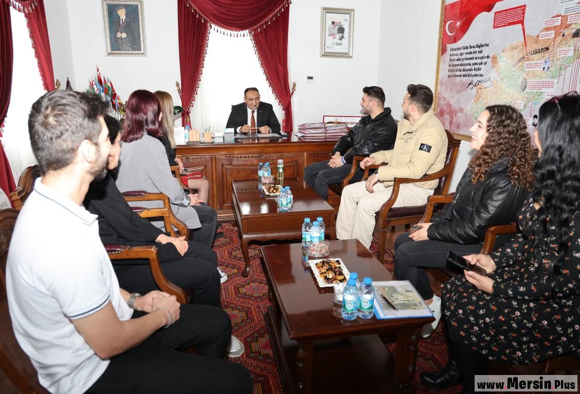 Başkan Yılmaz, Üniversite Öğrencileri İle Bir Araya Gelerek Söyleşi Yaptı.