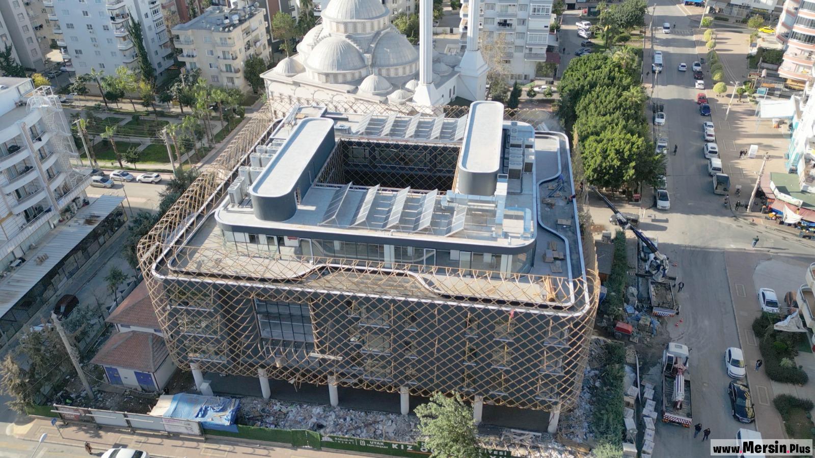 Başkan Neşet Tarhan, Kız Öğrenci Yurdu İnşasını İnceledi