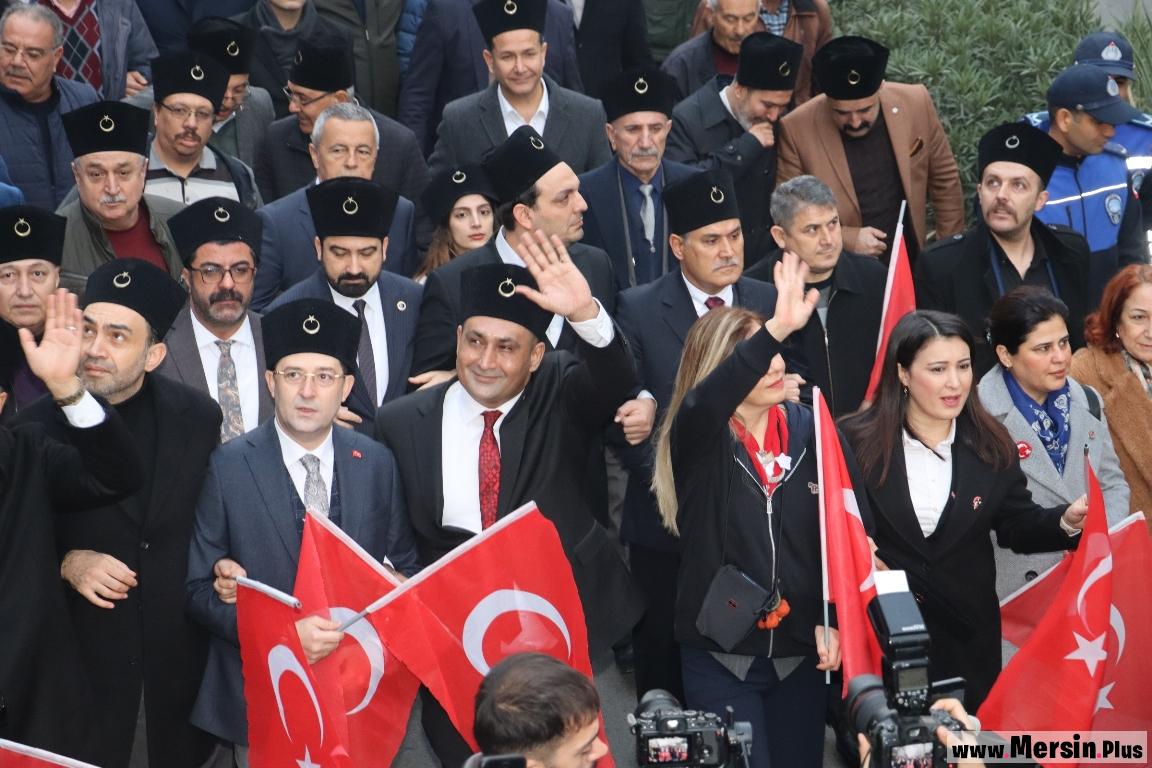 Toroslar'da Binler Tek Yürek Oldu, Kurtuluş İçin Yürüdü.
