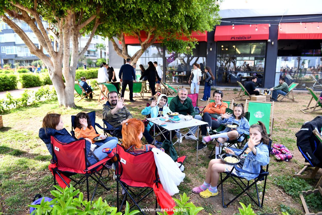 Büyükşehir’in Sahil Kafeleri Ramazan Bayramı’nda da Mersin'lilerin Gözdesi Oldu