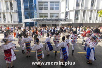 Romanya Halk Dansları Topluluğu Yöresel Dans Gösterilerini Sergiledi