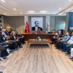 Vahap Seçer, Mezitli Belediye Başkanı Ahmet Serkan Tuncer’i Makamında Ziyaret Etti