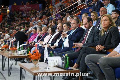 Vali Ali Hamza Pehlivan, Çukurova Basketbol Kulübü’nün Fenerbahçe Alagöz Holding Ile Olan Final Maçını Izledi