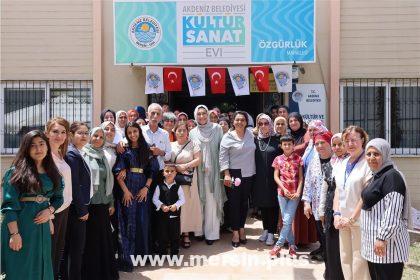 Akdeniz Belediyesi Eş Başkanı Nuriye Arslan, Özgürlük Mahallesi Kültür Ve Sanat Evi’nde Düzenlenen Etkinliğe Katıldı