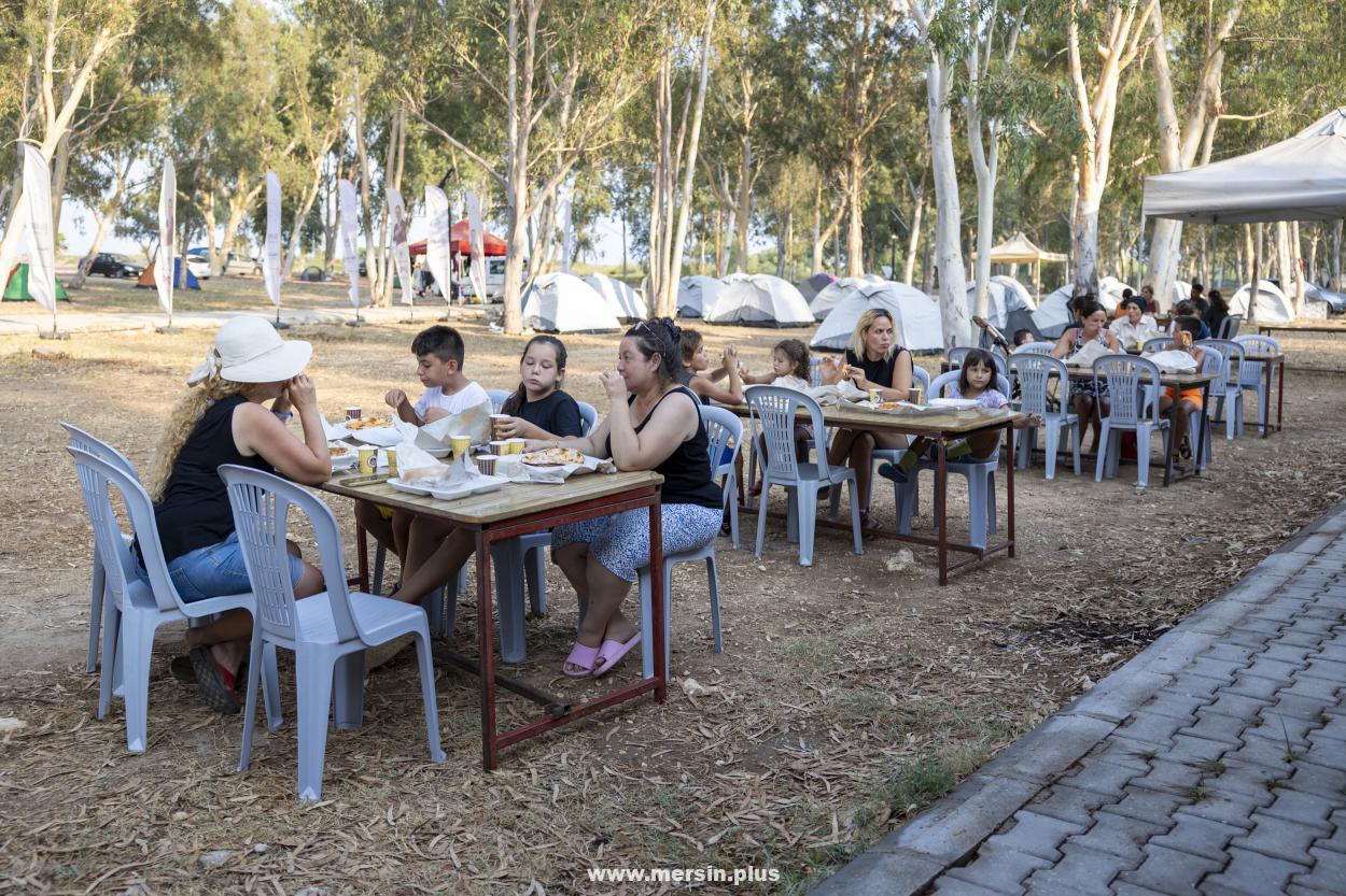 Büyükşehir Mersinli Kadın ve Çocukları Deniz Kampı ile Buluşturuyor