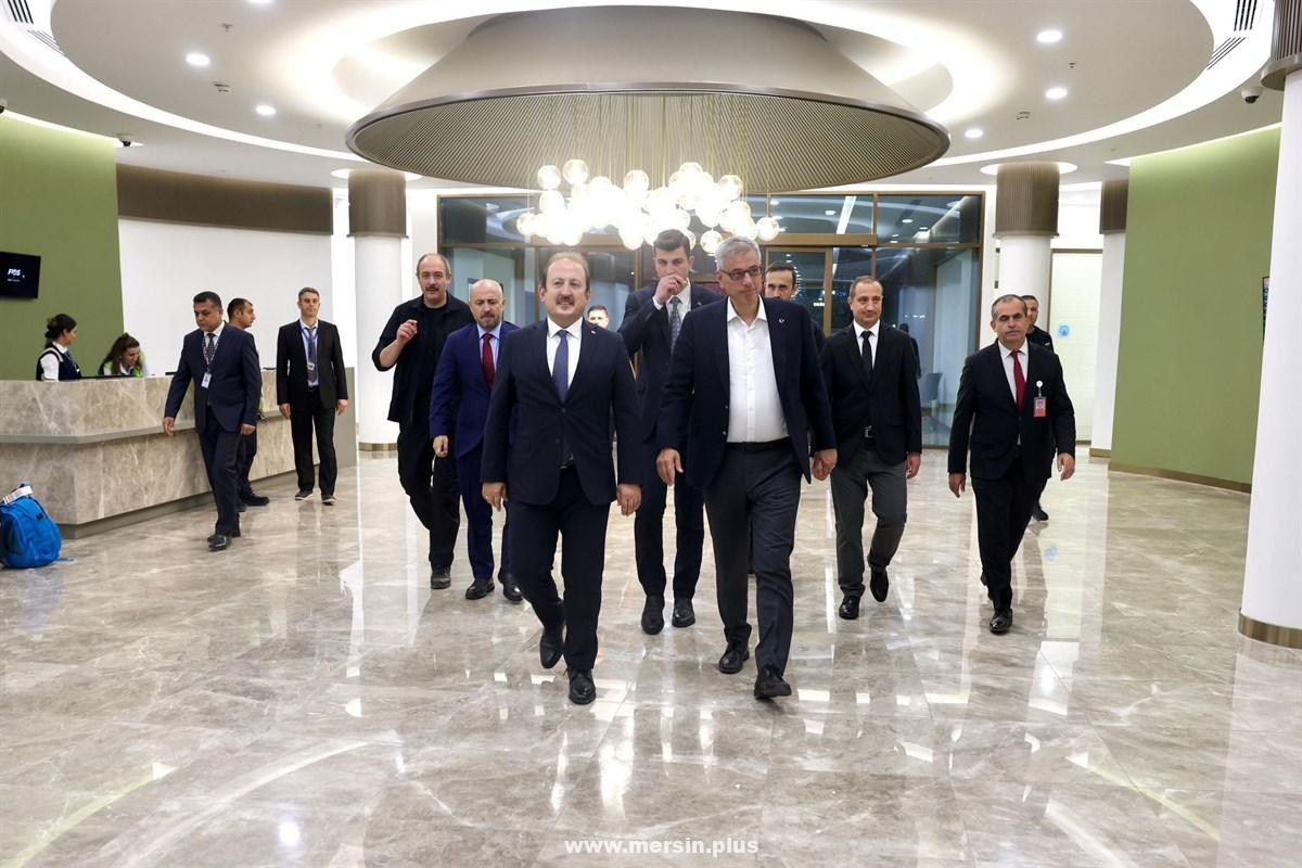 Prof. Dr. Kemal Memişoğlu, Sağlık Bakanı Olarak Vali Ali Hamza Pehlivan ve Beraberindeki Heyetle Bir Araya Geldi.