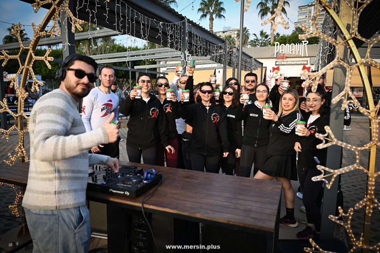 Mersinliler, Büyükşehir'in 'Sabah Kahvesi Partisi' ile Enerjik ve Zinde Bir Güne Merhaba Dedi