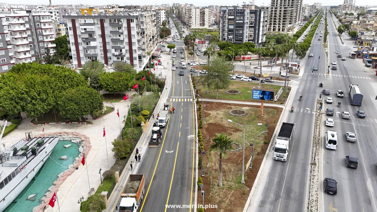 Tarsus'un Batı Girişi 72 Saatte Büyükşehir Belediyesi Tarafından Yenilendi