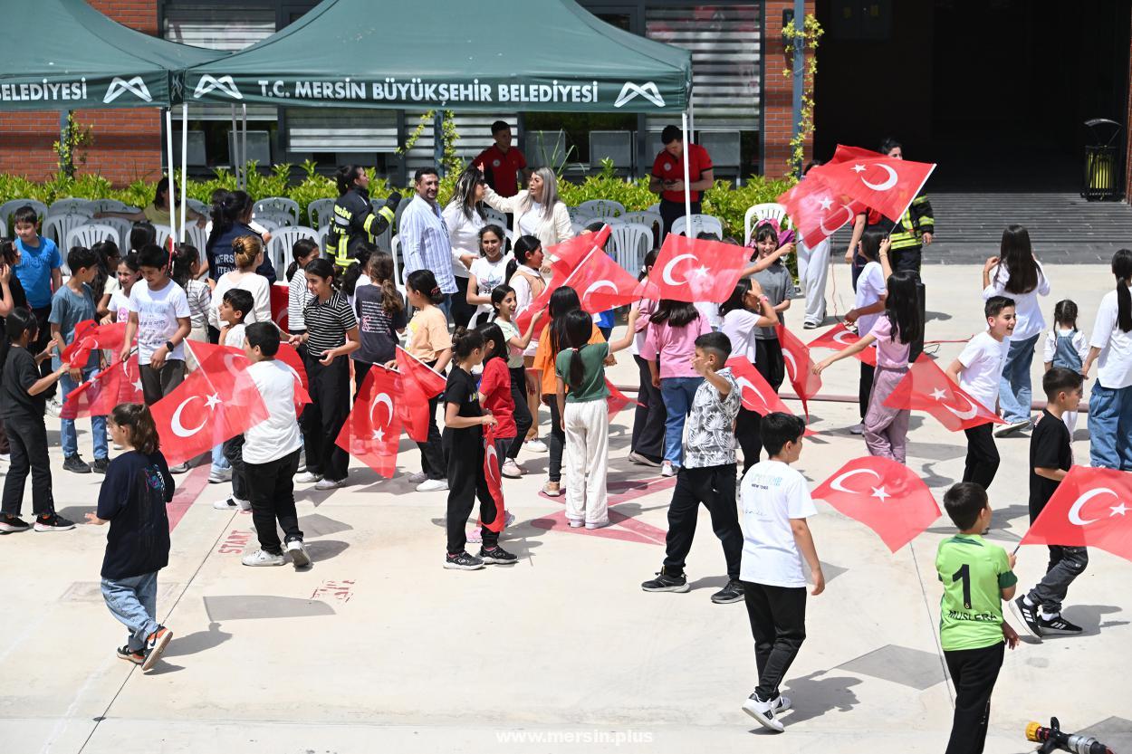 23 Nisan’da Çocuklar, Şehrin Gururu Haline Geldi