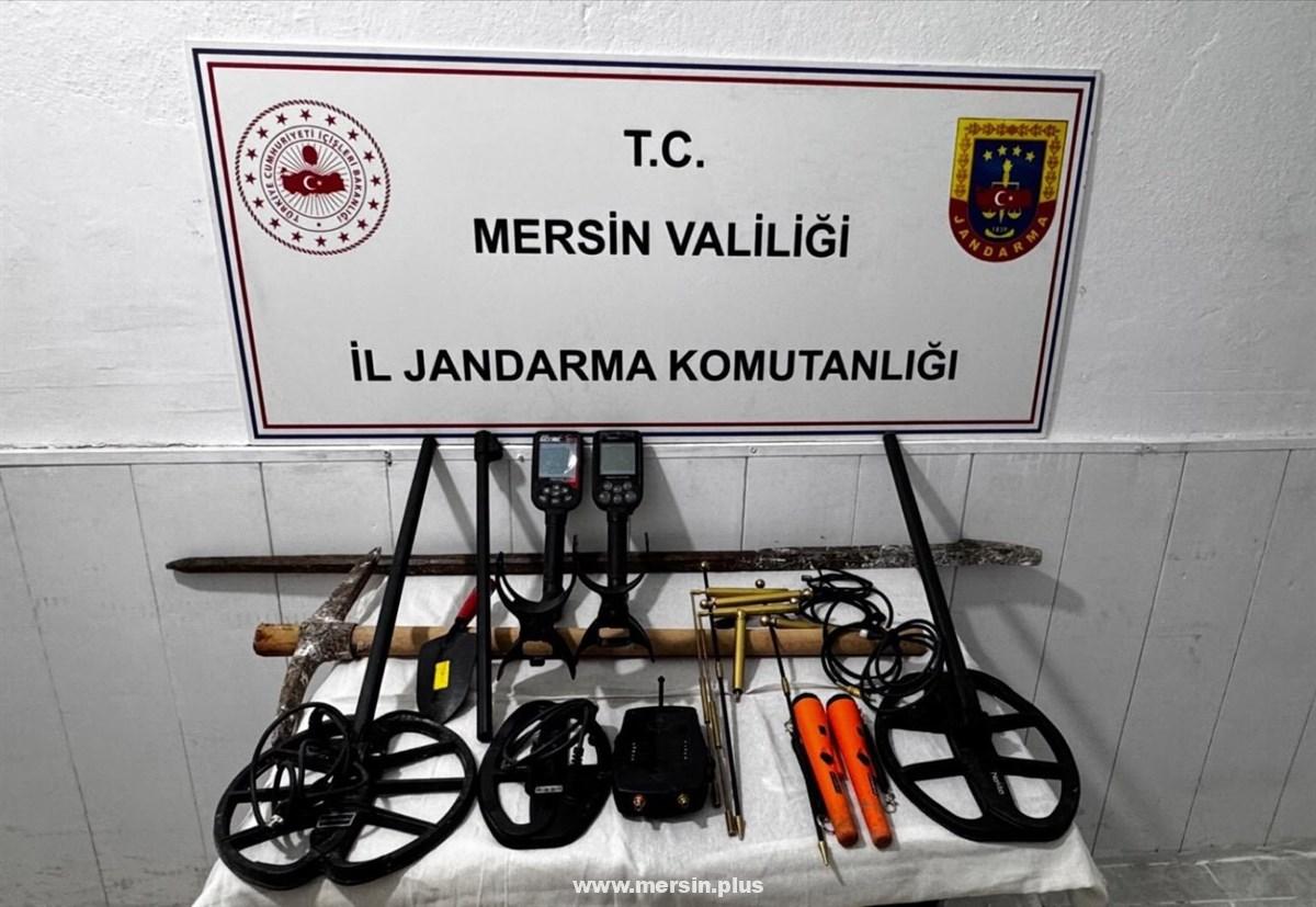 Define Arayan Şahıslar Jandarmaya Yakalandı