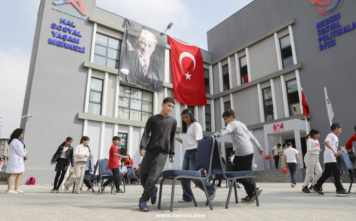 Mersin’de Bayram Sevinci Büyükşehir’le Katlandı