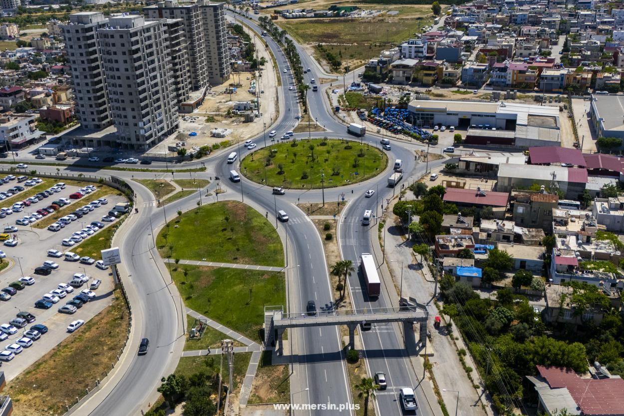 Büyükşehir, Tarsus’un Doğu ve Batı Girişlerinde Peyzaj Düzenlemesi Yaptı