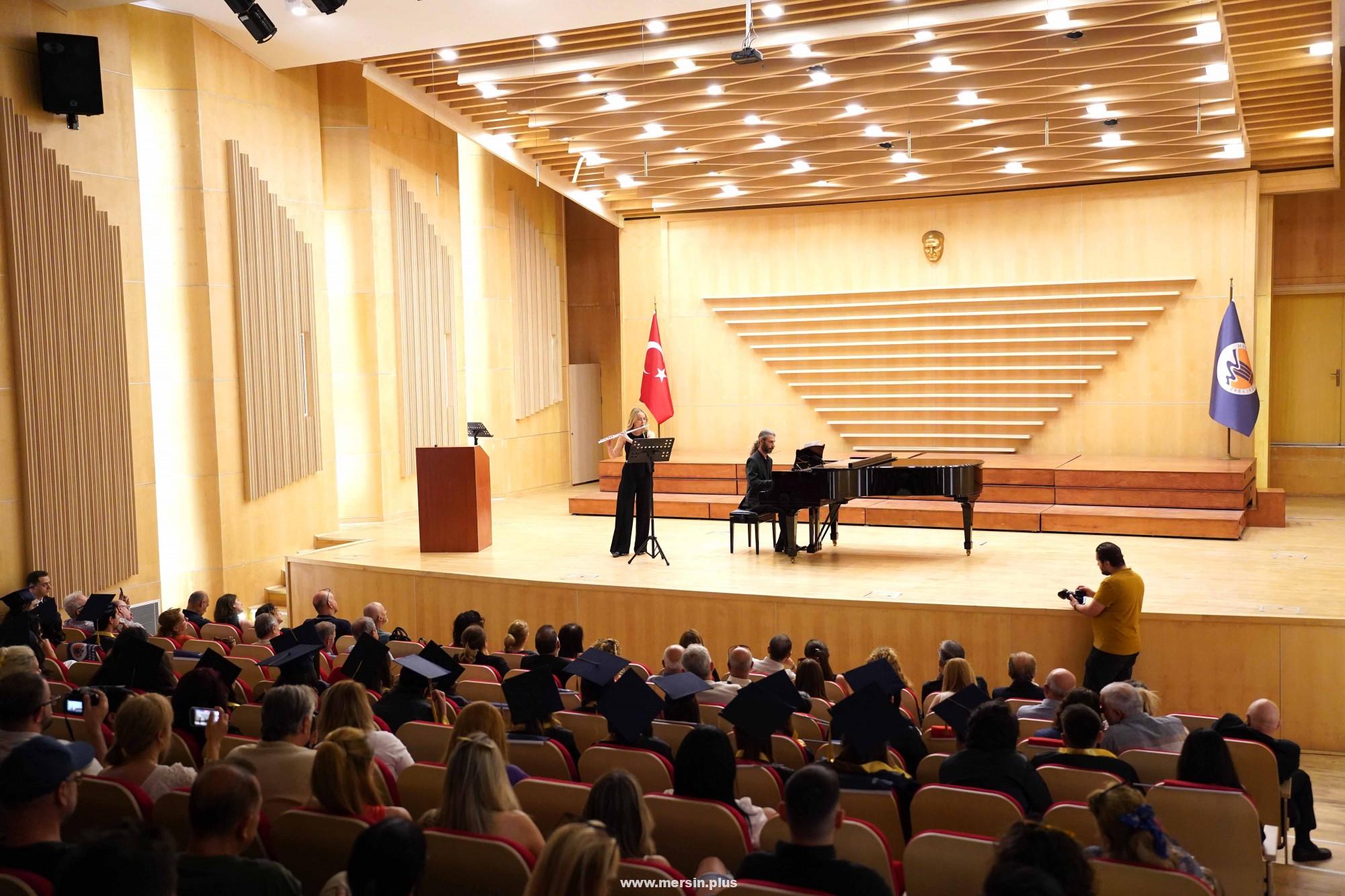 Devlet Konservatuvarımızda Mezuniyet Sevinci