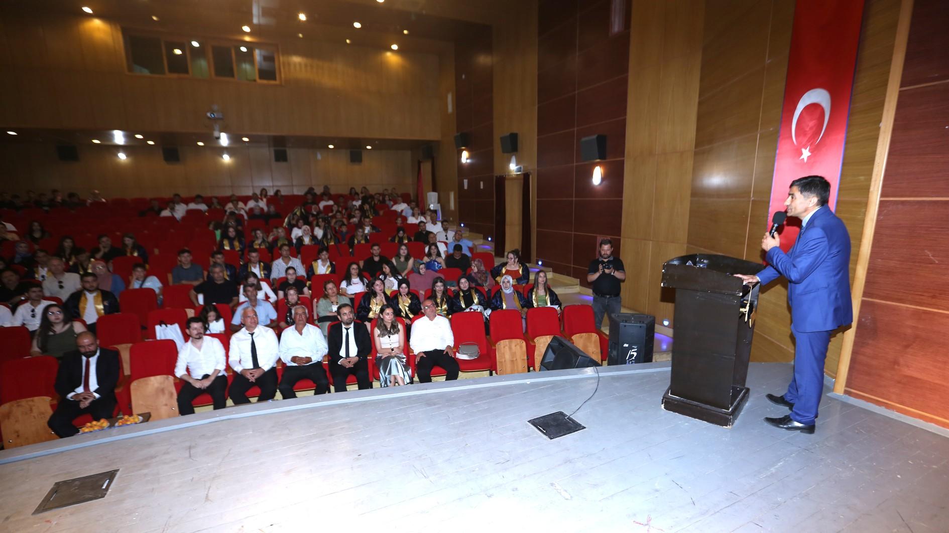Gülnar Mustafa Baysan Meslek Yüksekokulumuzda Mezuniyet Sevinci Yaşandı