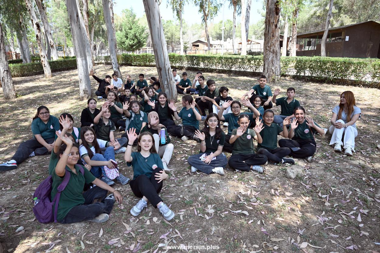 ‘Minikbüs’le Çocukların Gezerek Öğrenme Yolculuğu Hız Kesmeden Sürüyor