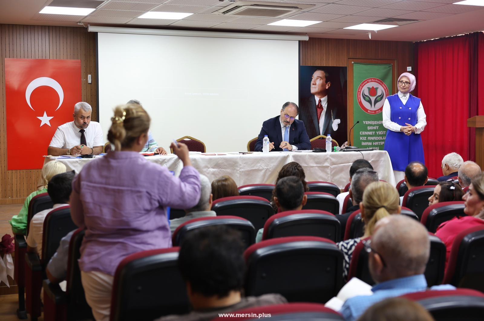 İl Millî Eğitim Müdürü Fazilet Durmuş Liderliğinde Proje ve Pansiyonlu Okul Toplantısı